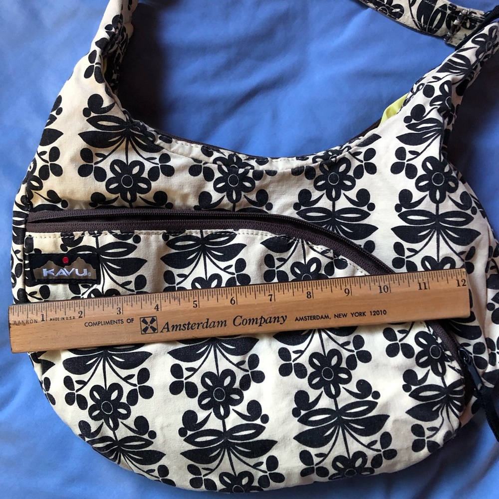 Kavu Crossbody - Picture 5 of 6